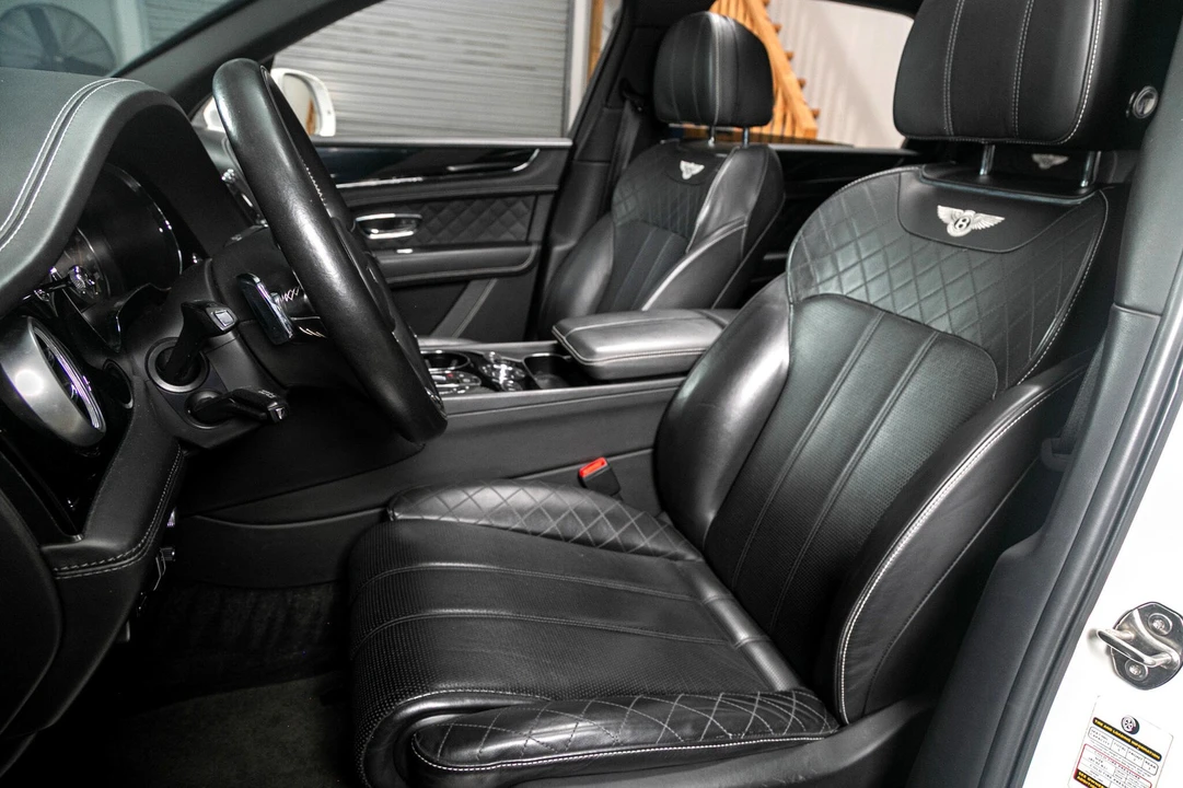 2017 Bentley Bentayga - Image 4 of 21