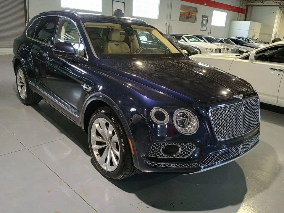 2017 Bentley Bentayga - Image 7 of 12
