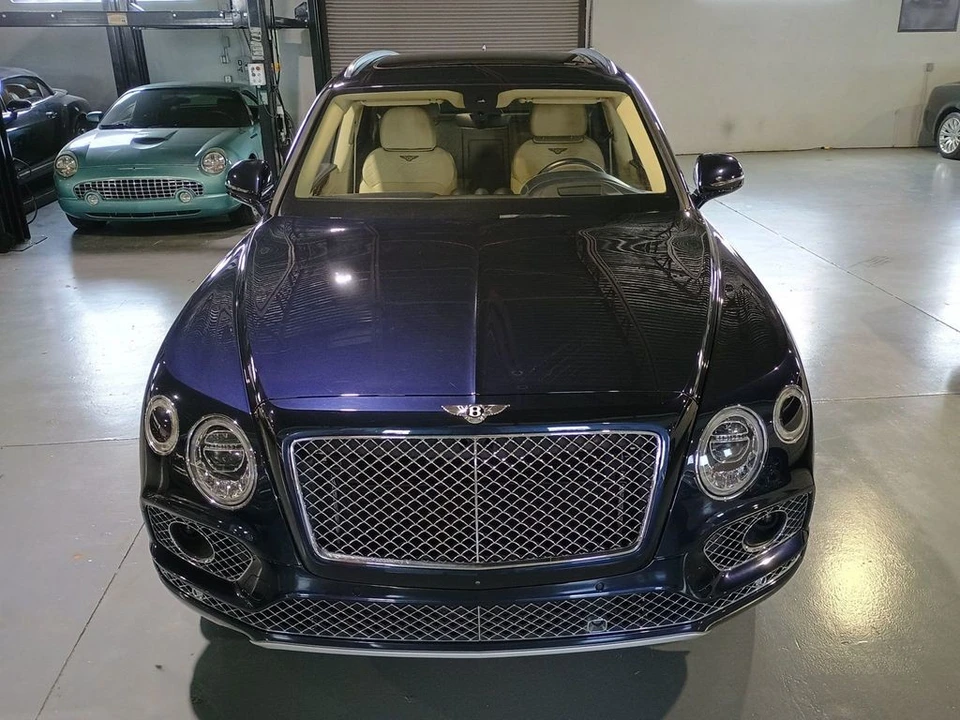 2017 Bentley Bentayga - Image 9 of 12