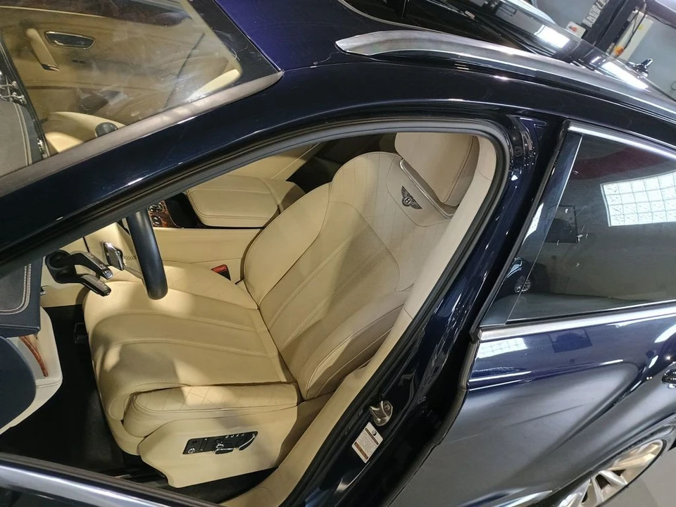 2017 Bentley Bentayga - Image 12 of 12