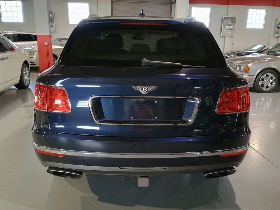 2017 Bentley Bentayga - Image 4 of 12
