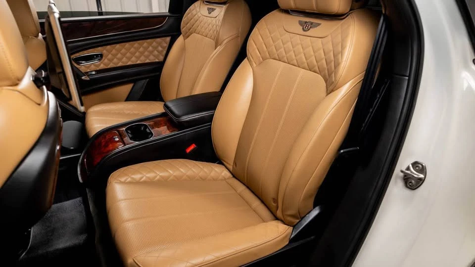 2017 Bentley Bentayga - Image 9 of 13
