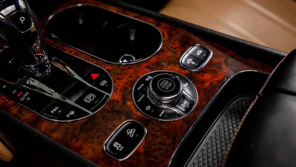 2017 Bentley Bentayga - Image 13 of 13