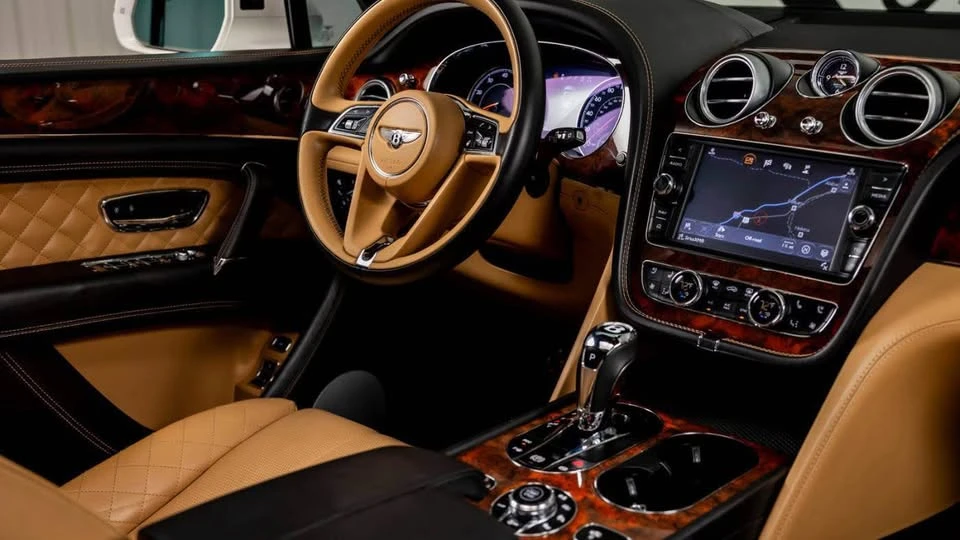 2017 Bentley Bentayga - Image 11 of 13
