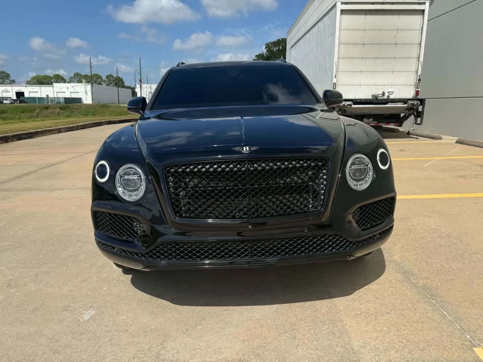 2017 Bentley Bentayga - Image 4 of 10