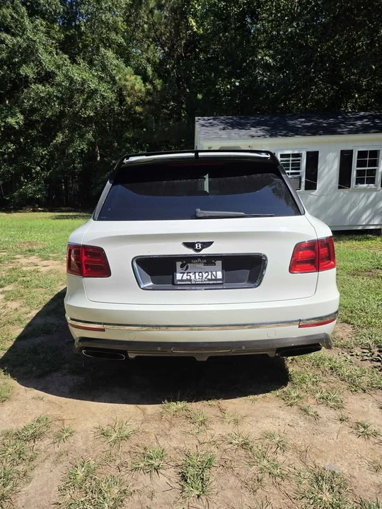 2017 Bentley Bentayga - Image 2 of 8