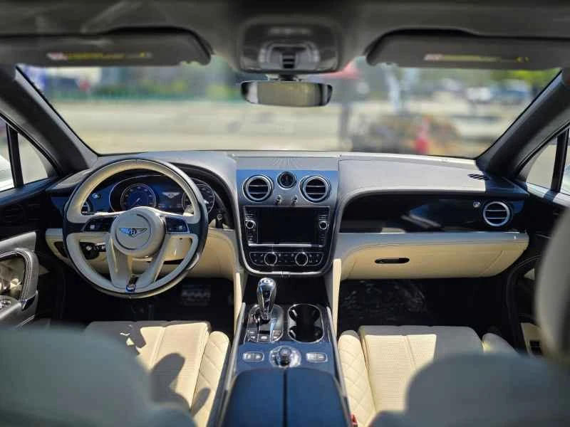 2017 Bentley Bentayga - Image 8 of 16