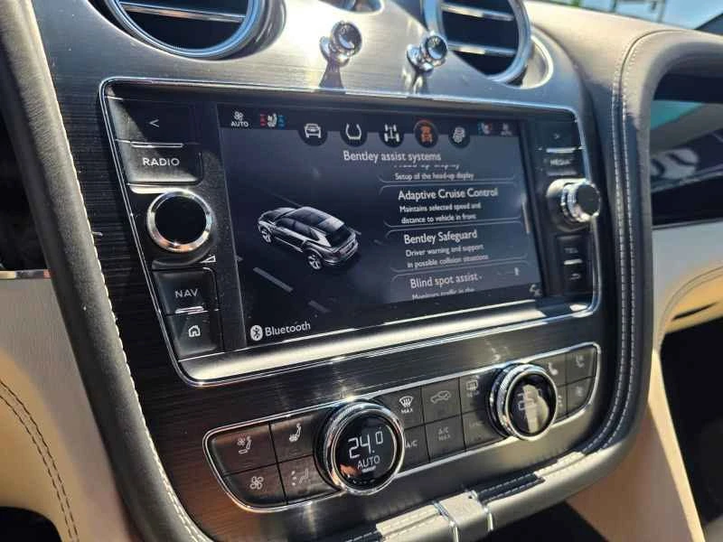 2017 Bentley Bentayga - Image 10 of 16