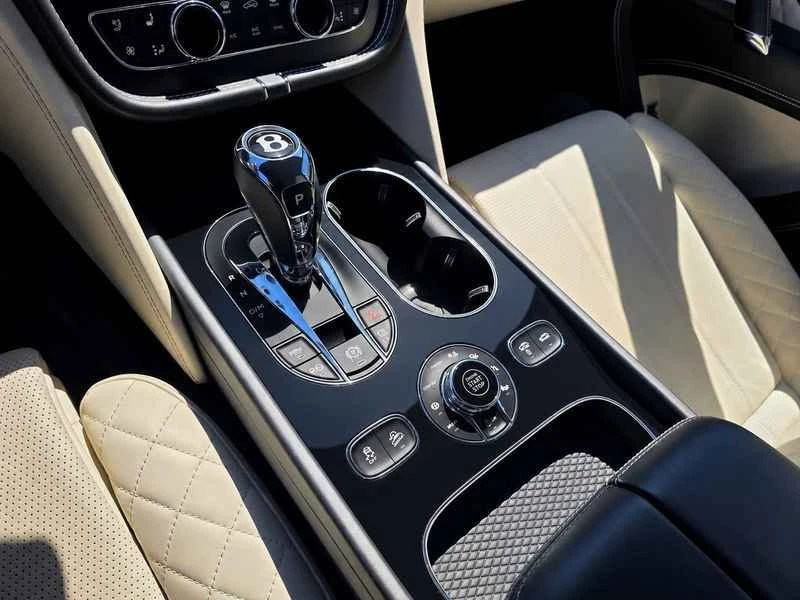 2017 Bentley Bentayga - Image 11 of 16
