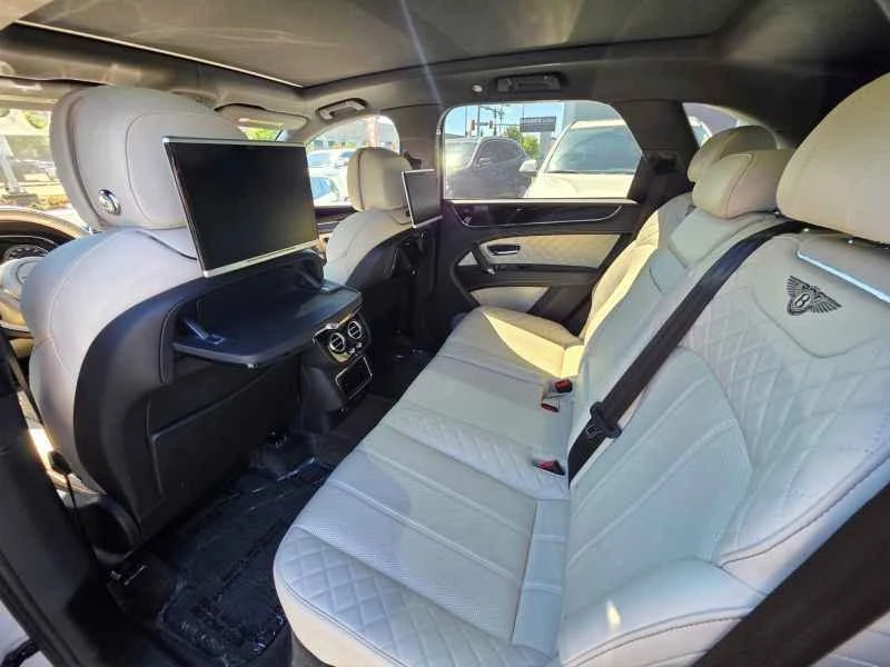 2017 Bentley Bentayga - Image 12 of 16