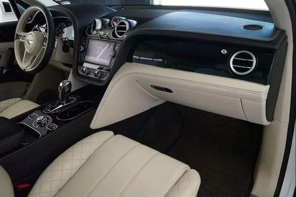 2017 Bentley Bentayga - Image 9 of 19