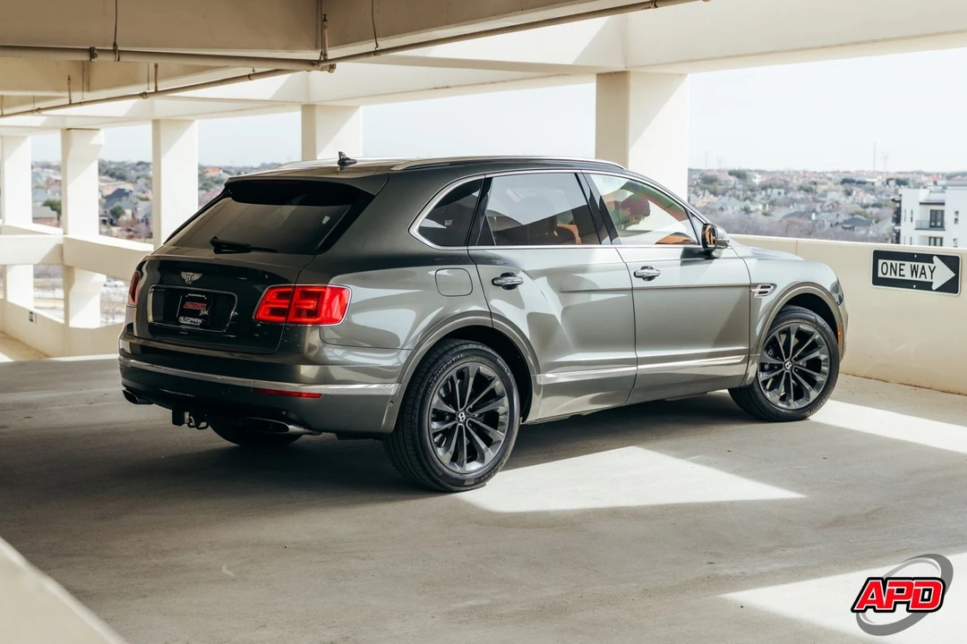 2017 Bentley Bentayga - Image 3 of 12