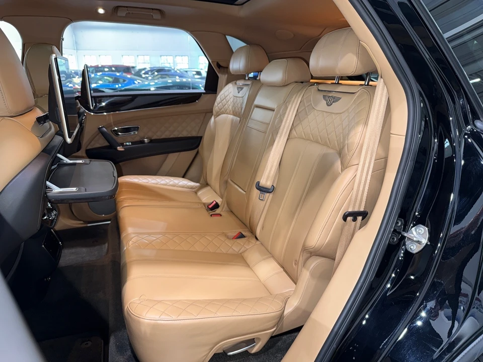 2017 Bentley Bentayga - Image 11 of 12