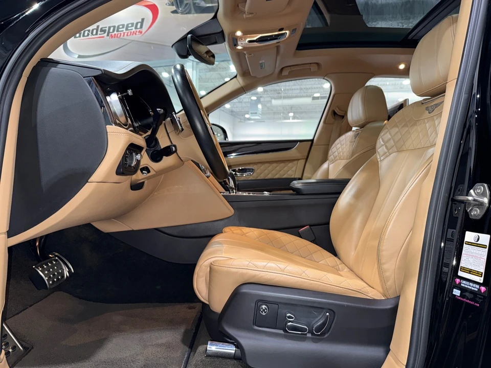 2017 Bentley Bentayga - Image 8 of 12