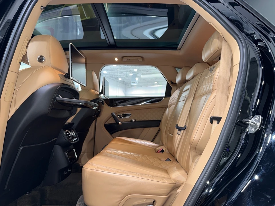2017 Bentley Bentayga - Image 10 of 12