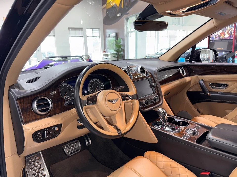 2017 Bentley Bentayga - Image 6 of 12