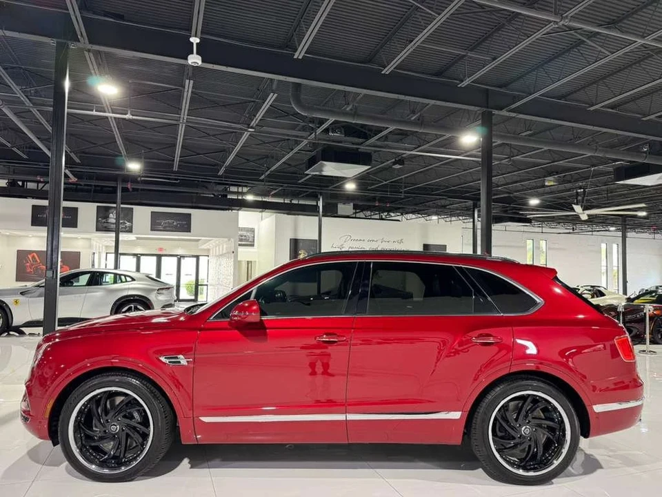 2017 Bentley Bentayga - Image 4 of 12