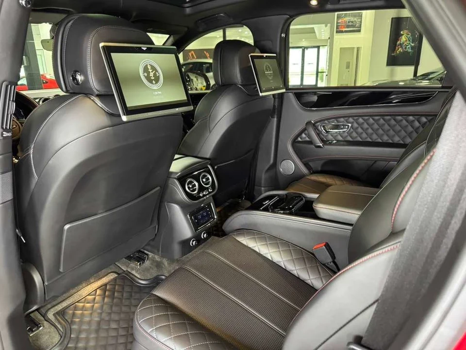 2017 Bentley Bentayga - Image 11 of 12