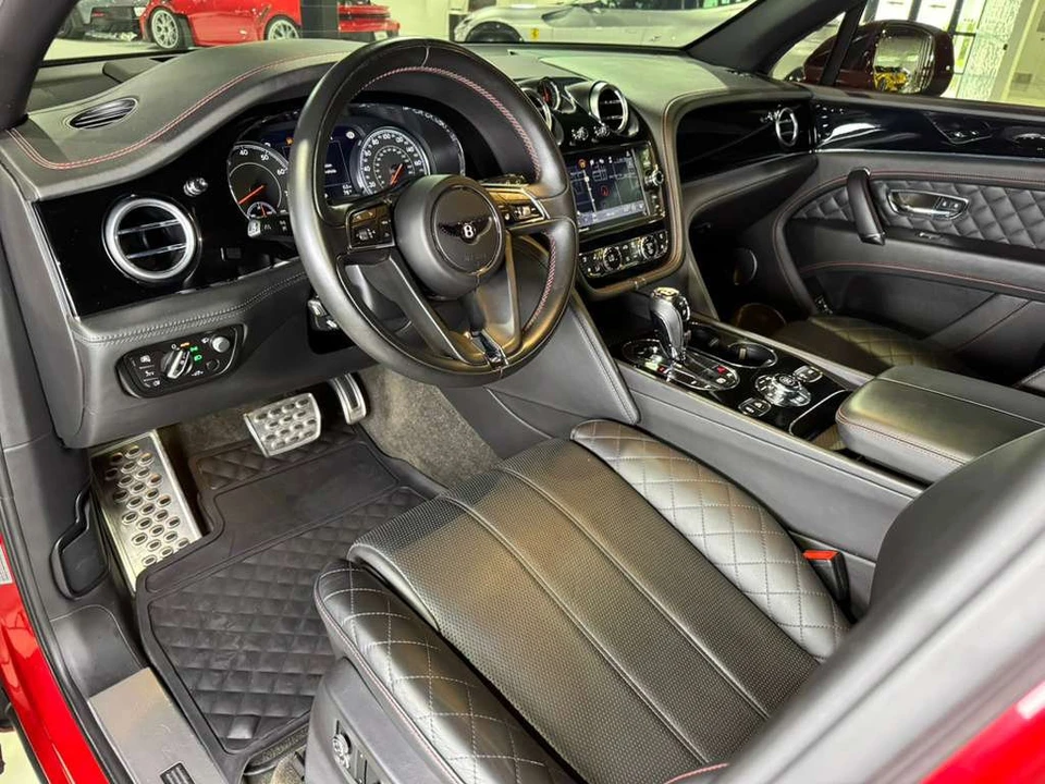2017 Bentley Bentayga - Image 9 of 12