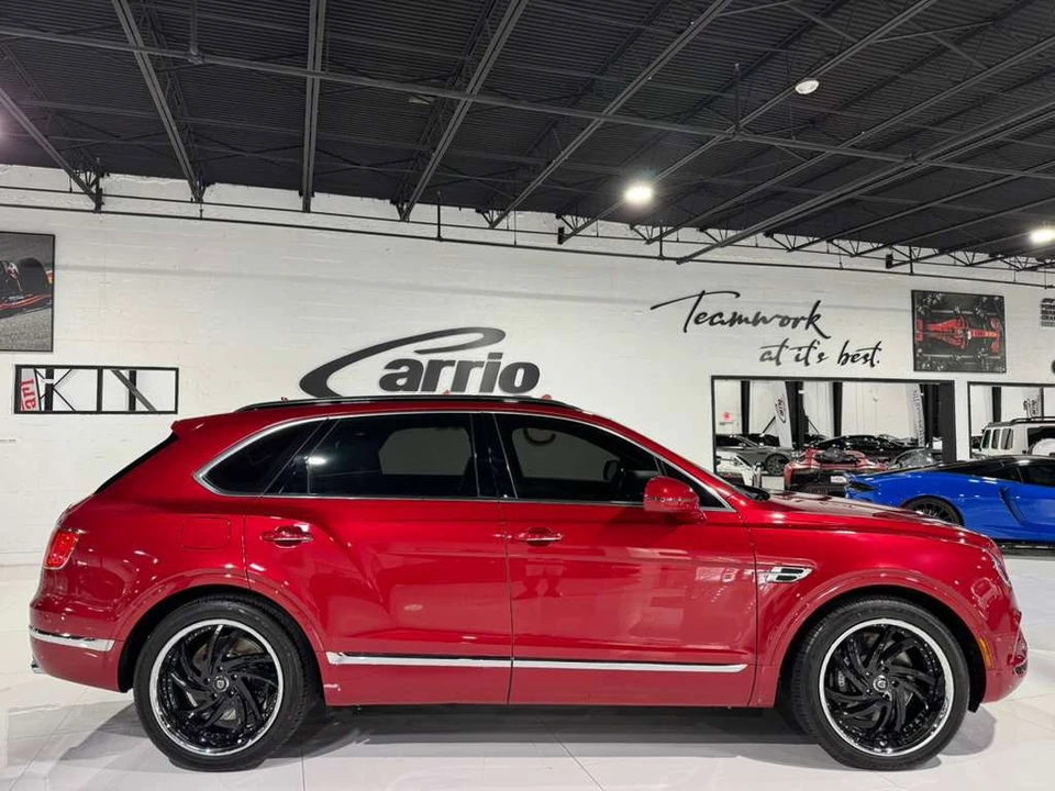 2017 Bentley Bentayga - Image 8 of 12