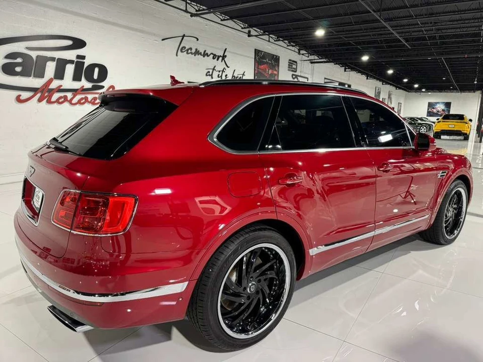 2017 Bentley Bentayga - Image 7 of 12