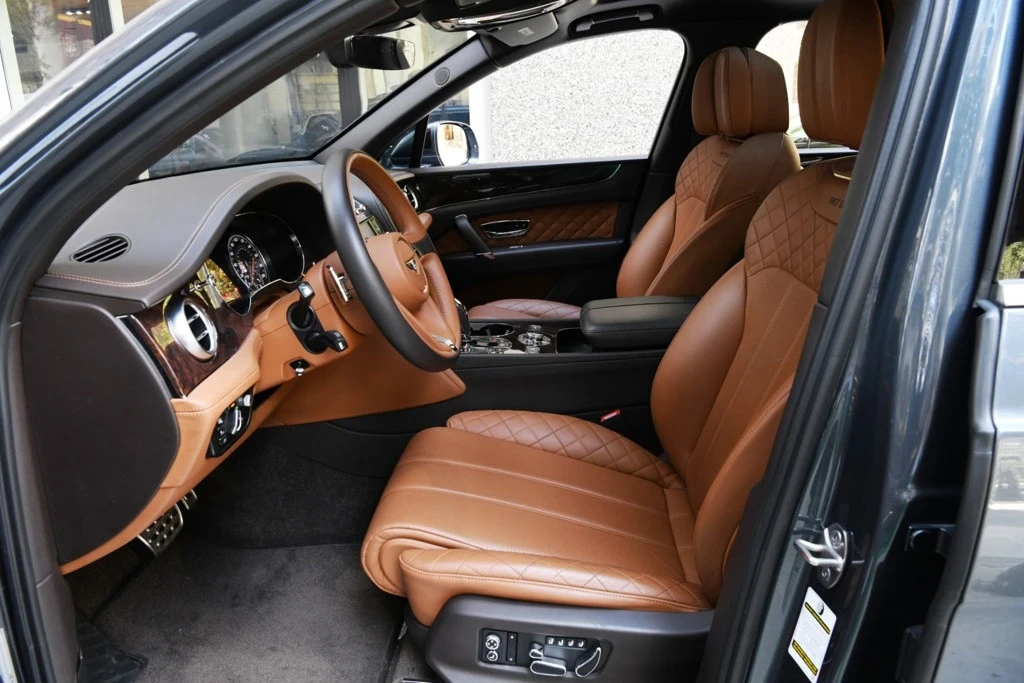 2017 Bentley Bentayga - Image 8 of 12