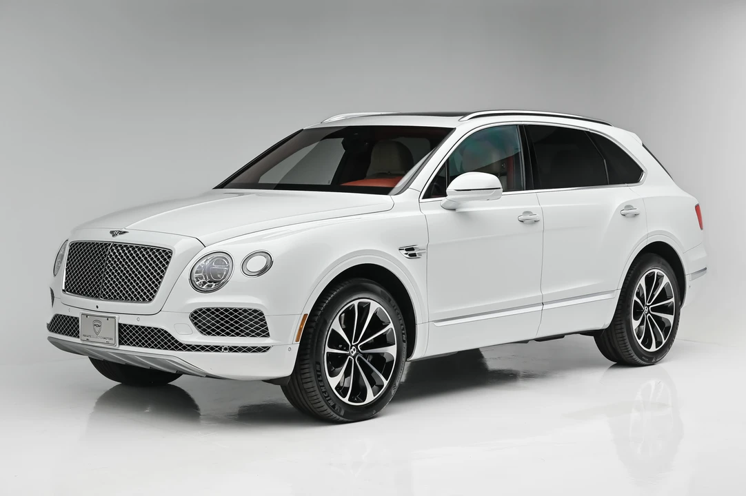 2017 Bentley Bentayga - Image 2 of 31
