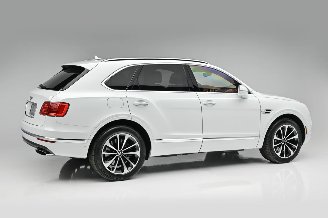 2017 Bentley Bentayga - Image 8 of 31