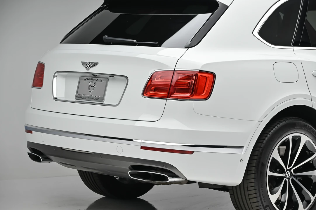 2017 Bentley Bentayga - Image 24 of 31