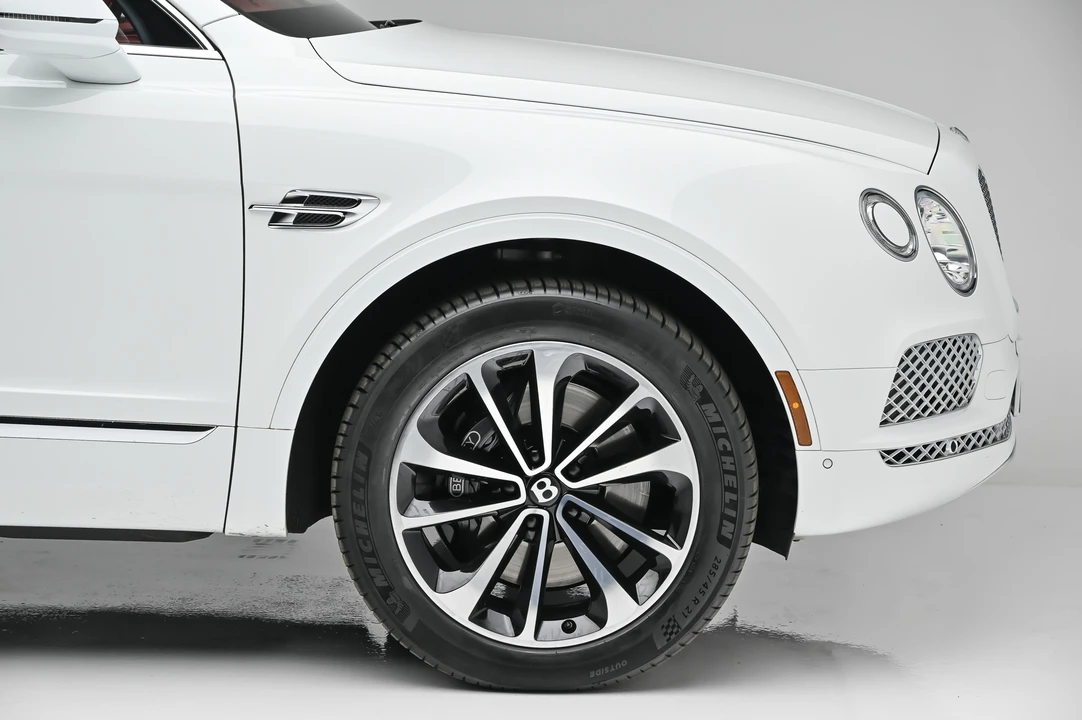 2017 Bentley Bentayga - Image 21 of 31