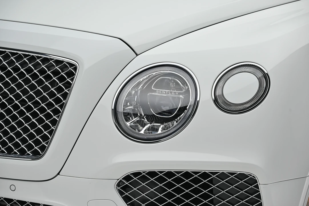 2017 Bentley Bentayga - Image 17 of 31