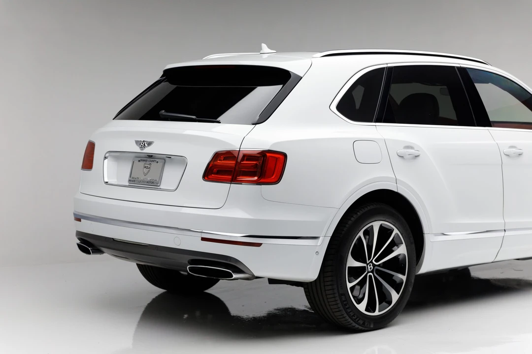 2017 Bentley Bentayga - Image 23 of 31
