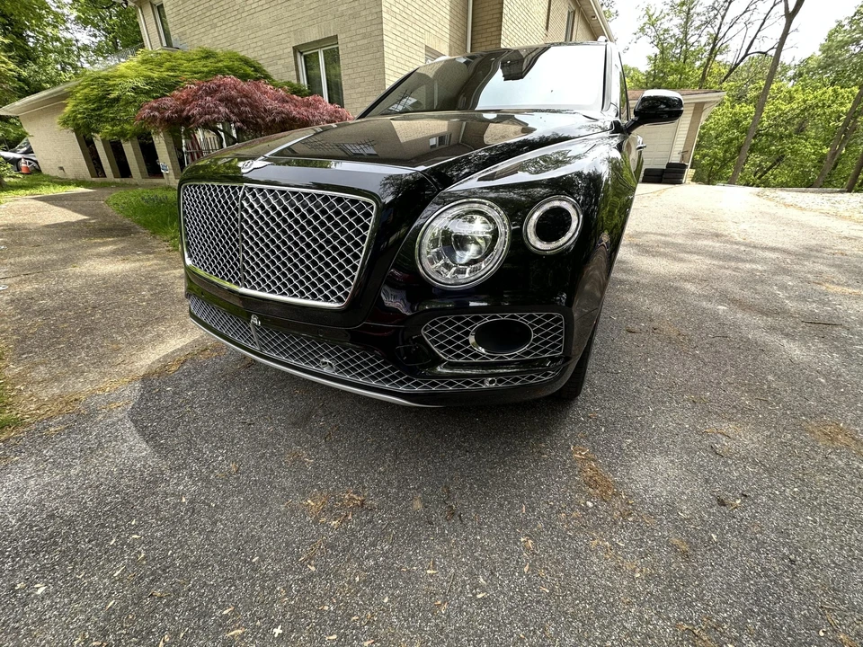 2017 Bentley Bentayga - Image 8 of 31