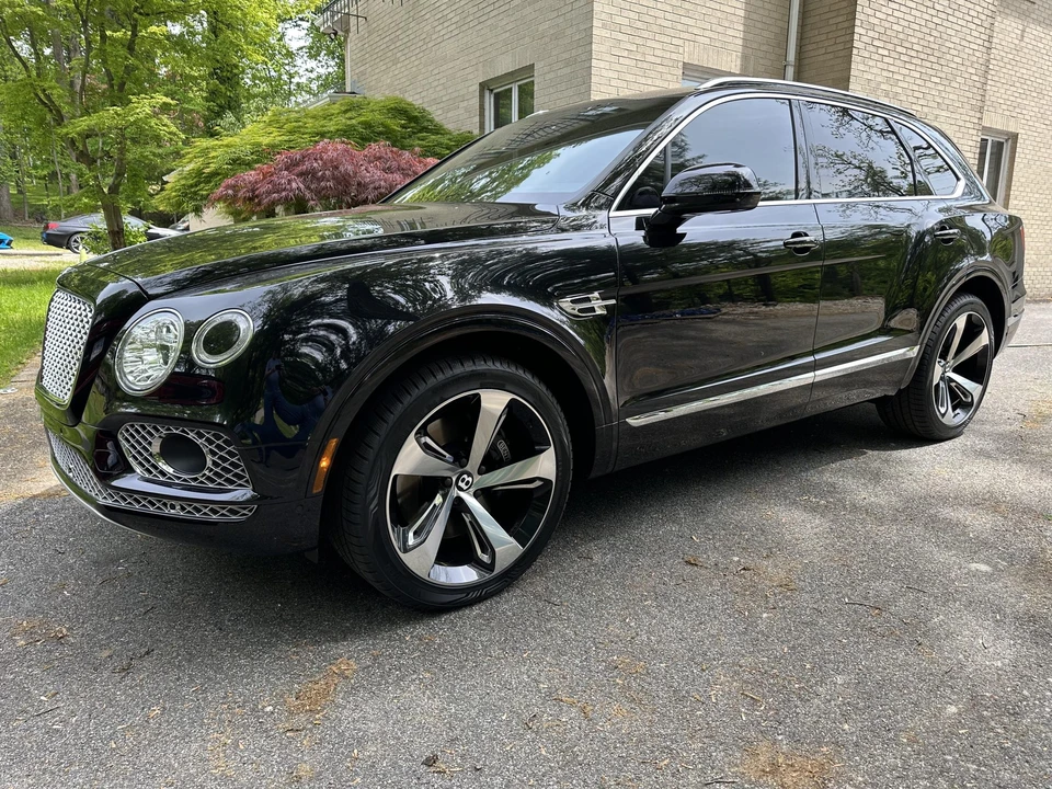 2017 Bentley Bentayga - Image 11 of 31