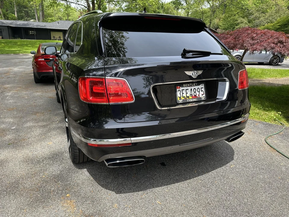 2017 Bentley Bentayga - Image 18 of 31