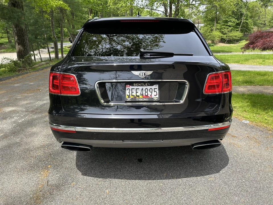 2017 Bentley Bentayga - Image 20 of 31