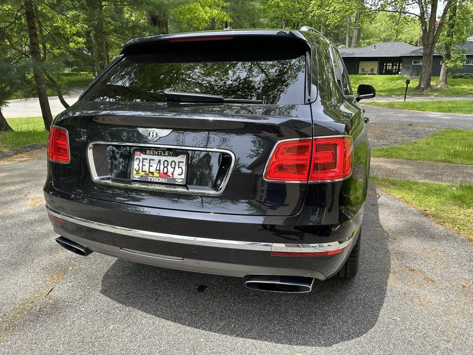 2017 Bentley Bentayga - Image 22 of 31