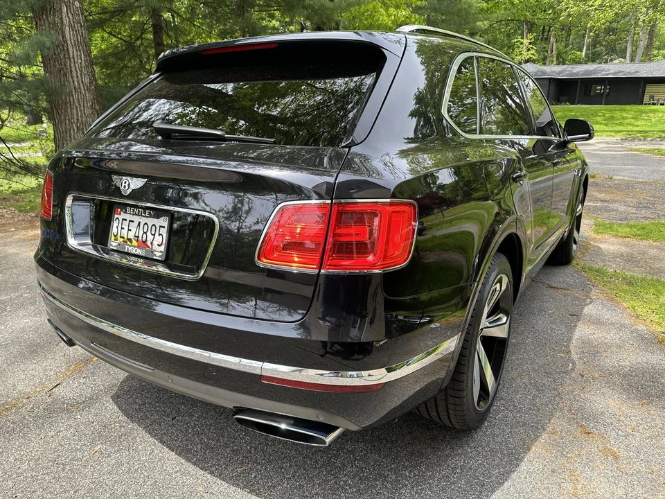 2017 Bentley Bentayga - Image 23 of 31