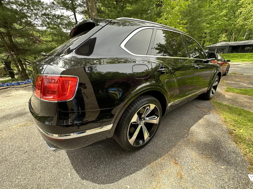 2017 Bentley Bentayga - Image 24 of 31
