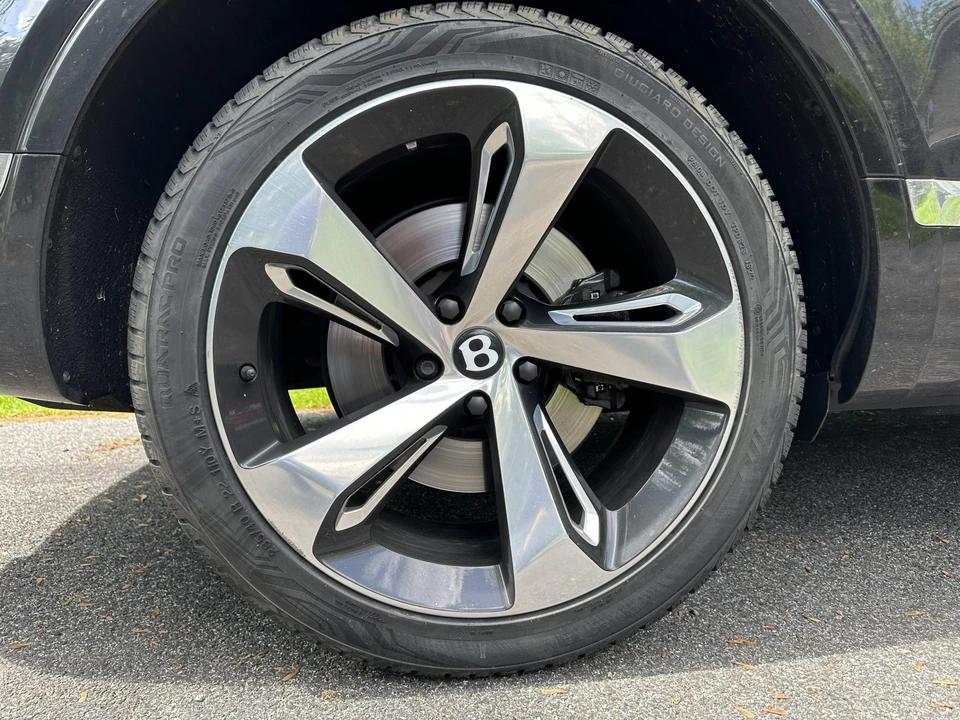 2017 Bentley Bentayga - Image 31 of 31