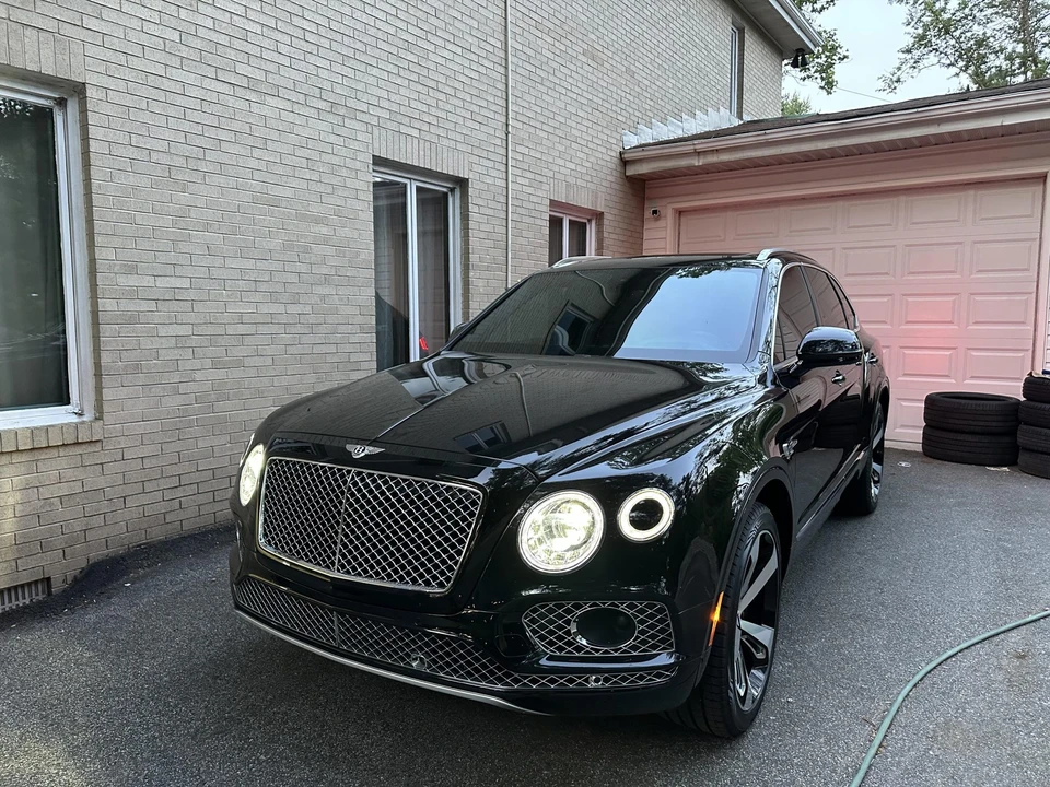 2017 Bentley Bentayga - Image 9 of 31
