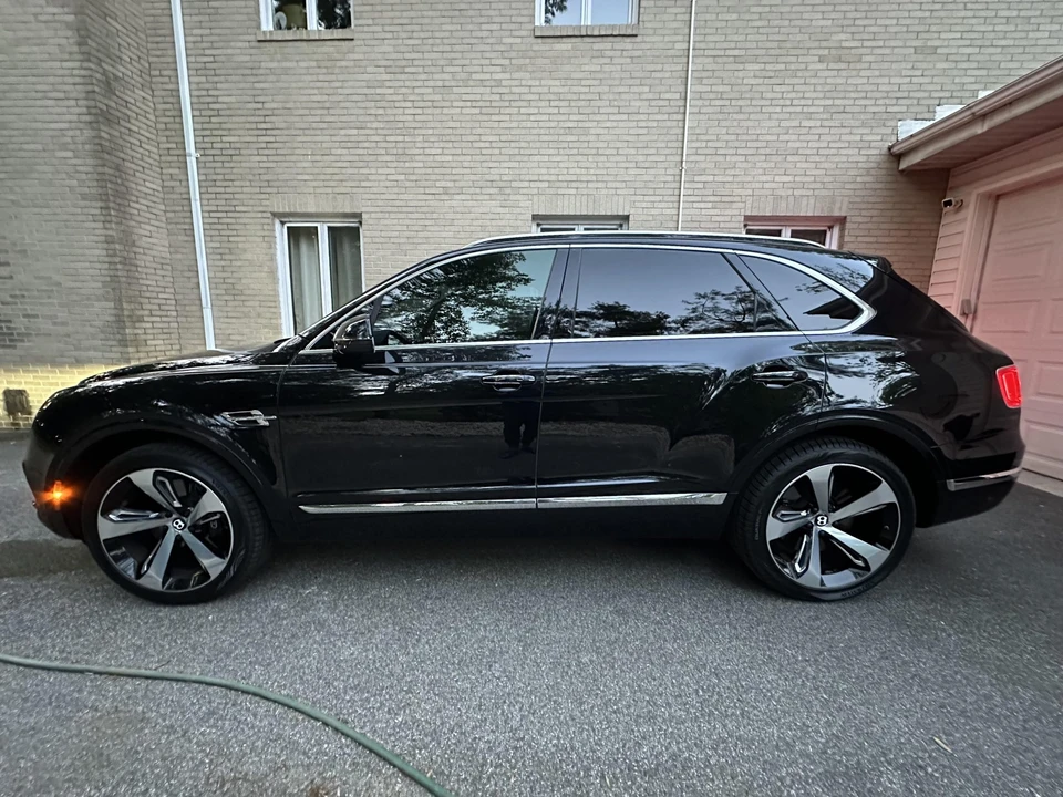 2017 Bentley Bentayga - Image 14 of 31