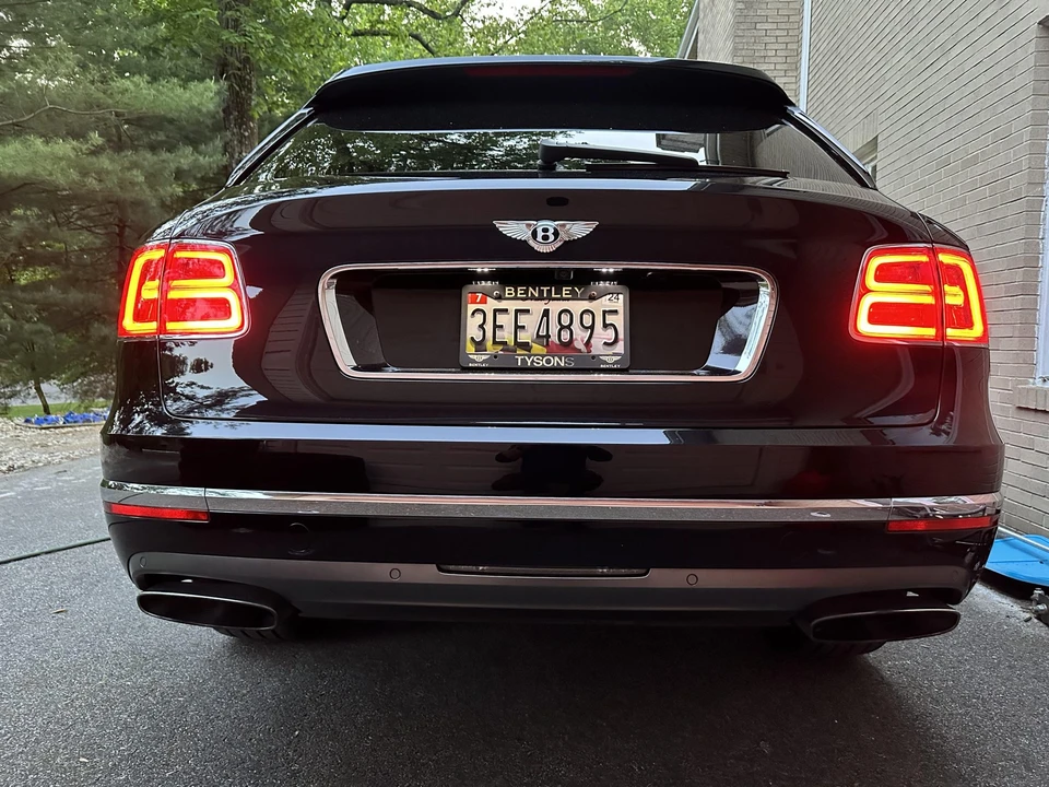2017 Bentley Bentayga - Image 19 of 31