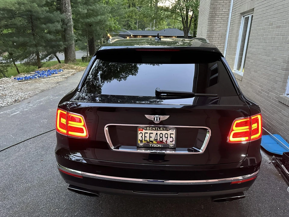 2017 Bentley Bentayga - Image 21 of 31