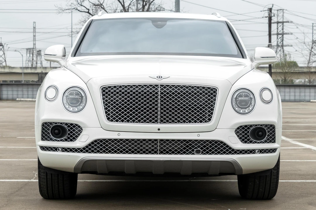 2017 Bentley Bentayga - Image 2 of 31