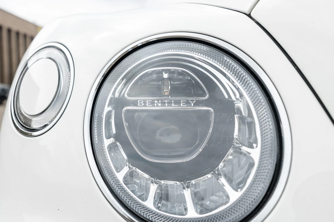 2017 Bentley Bentayga - Image 13 of 31