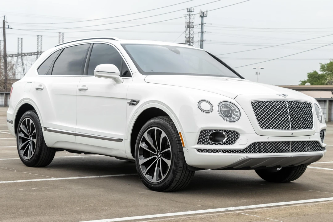 2017 Bentley Bentayga - Image 9 of 31