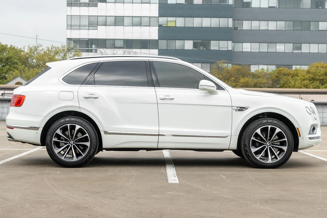 2017 Bentley Bentayga - Image 3 of 31