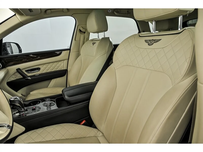 2017 Bentley Bentayga - Image 17 of 31