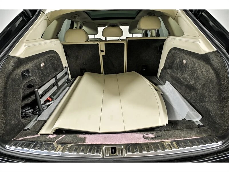 2017 Bentley Bentayga - Image 11 of 31
